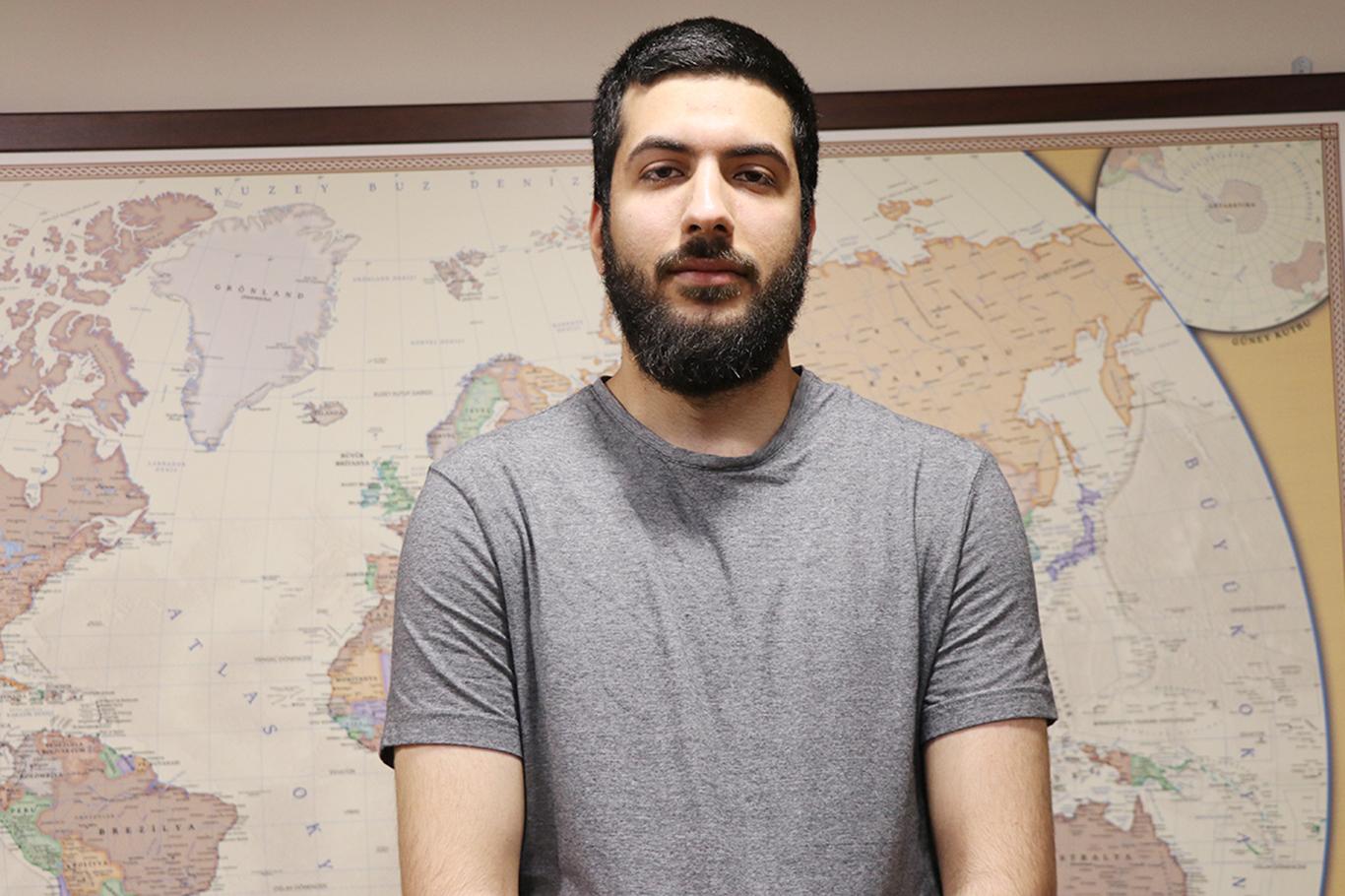 Şehit Cengiz Akyüz’ün oğlu Furkan Akyüz: "Babamın gündeminde hep Filistin ve Gazze vardı" Şehit Cengiz Akyüz’ün oğlu Furkan Akyüz: "Babamın gündeminde hep Filistin ve Gazze vardı"